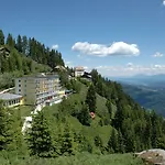 Sonnenhotel Zaubek 호텔 트레펜