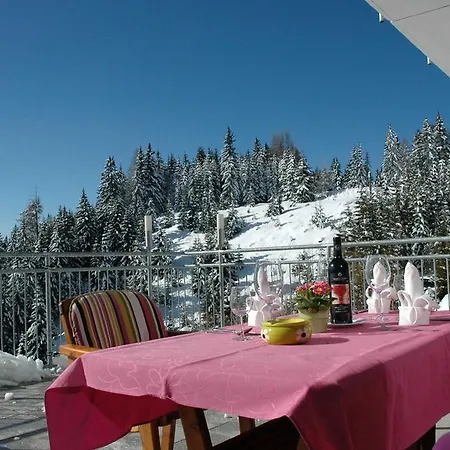 Sonnenhotel Zaubek Hotell Treffen