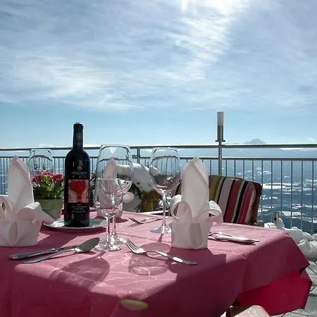 Sonnenhotel Zaubek Treffen