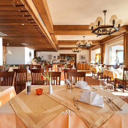 Sonnenhotel Zaubek 4* Treffen